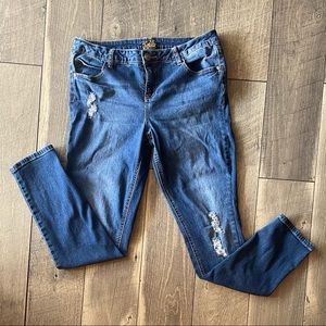 🧡Justice Girl’s Distressed Blue Jeans Size 16 1/2